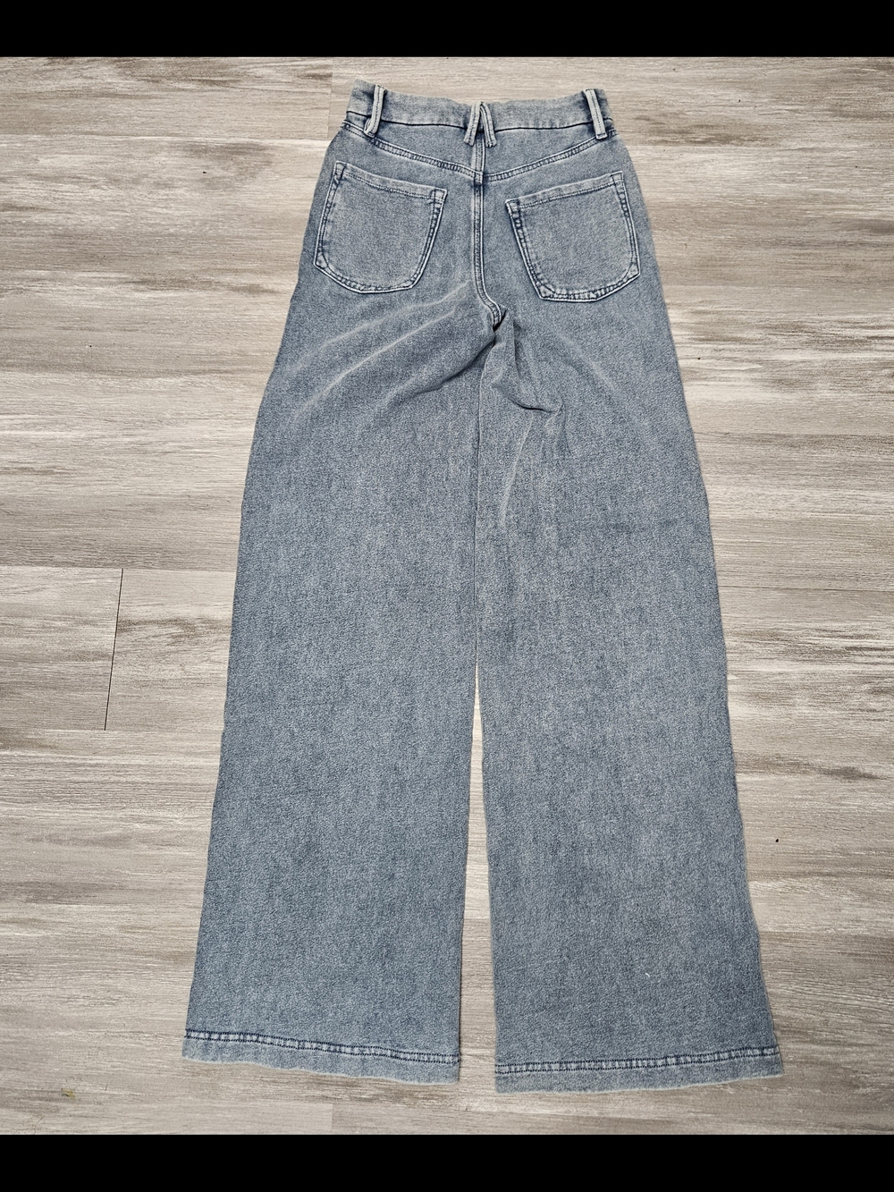 Good American Jeanius Good Skate Sweatpant Jeans - Picture 4 of 5